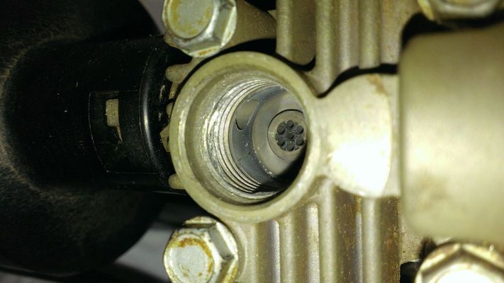 lr3 compressor exhaust valve
