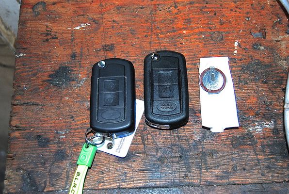 ECCPP Replacement Uncut 315MHz Keyless Entry Remote Flip Key Fob fit for Land Rover Discovery/ LR3/ Range Rover/Range Rover Sport Pack of 1 